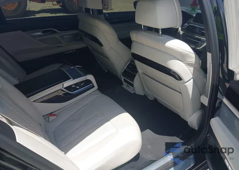 2018 BMW 750I z USA, uszkodzony, nr VIN WBA7F0C51JGM23602
